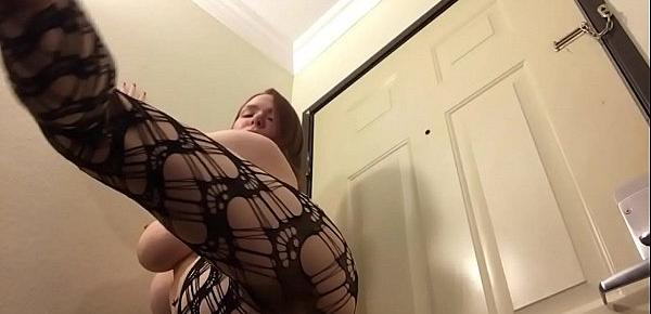  PAWG Butt Jiggle in Fishnets